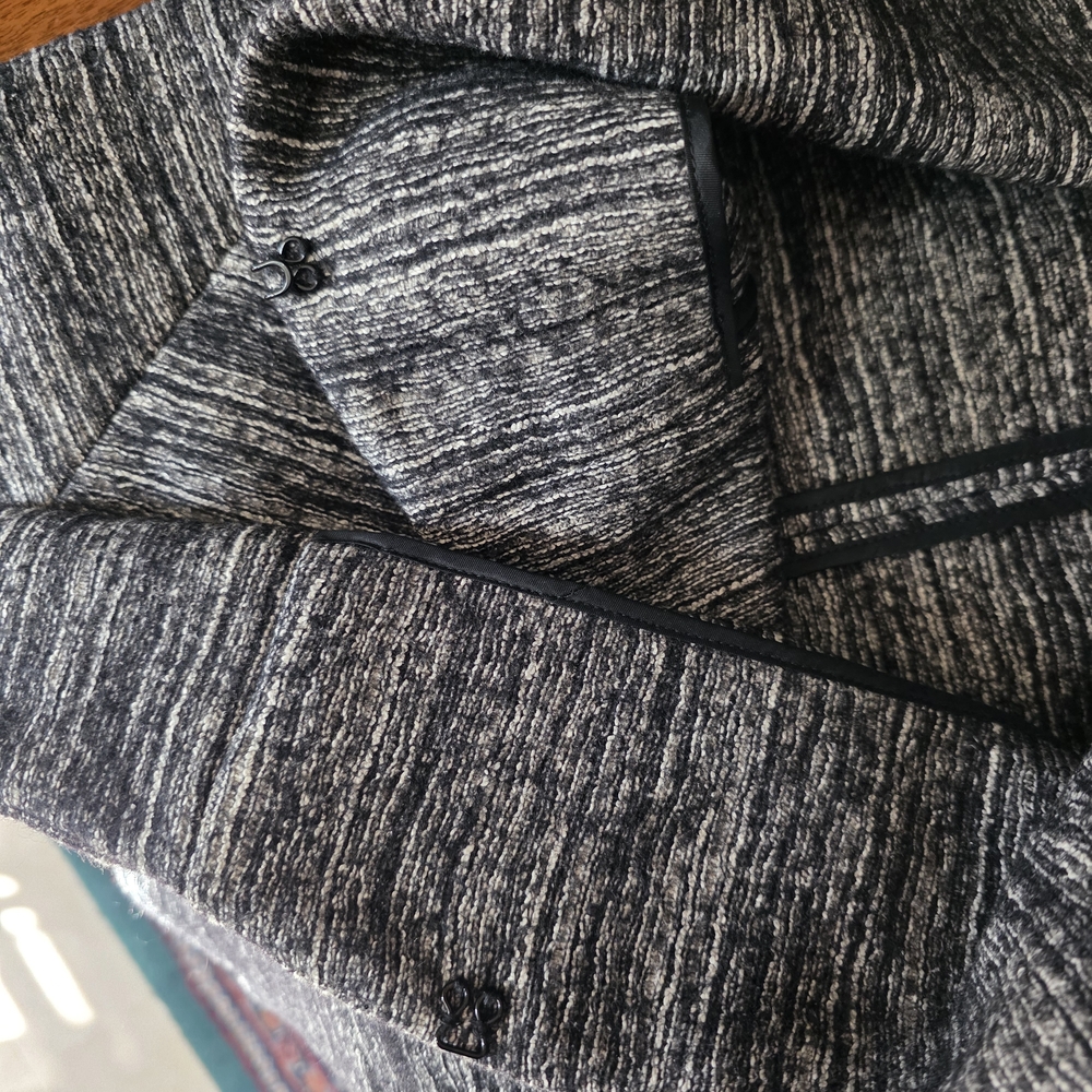Banana Republic Women's Black and Gray Blazer - Picture 4 of 5